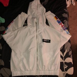White Worldwide Wind Breaker ✨✨
